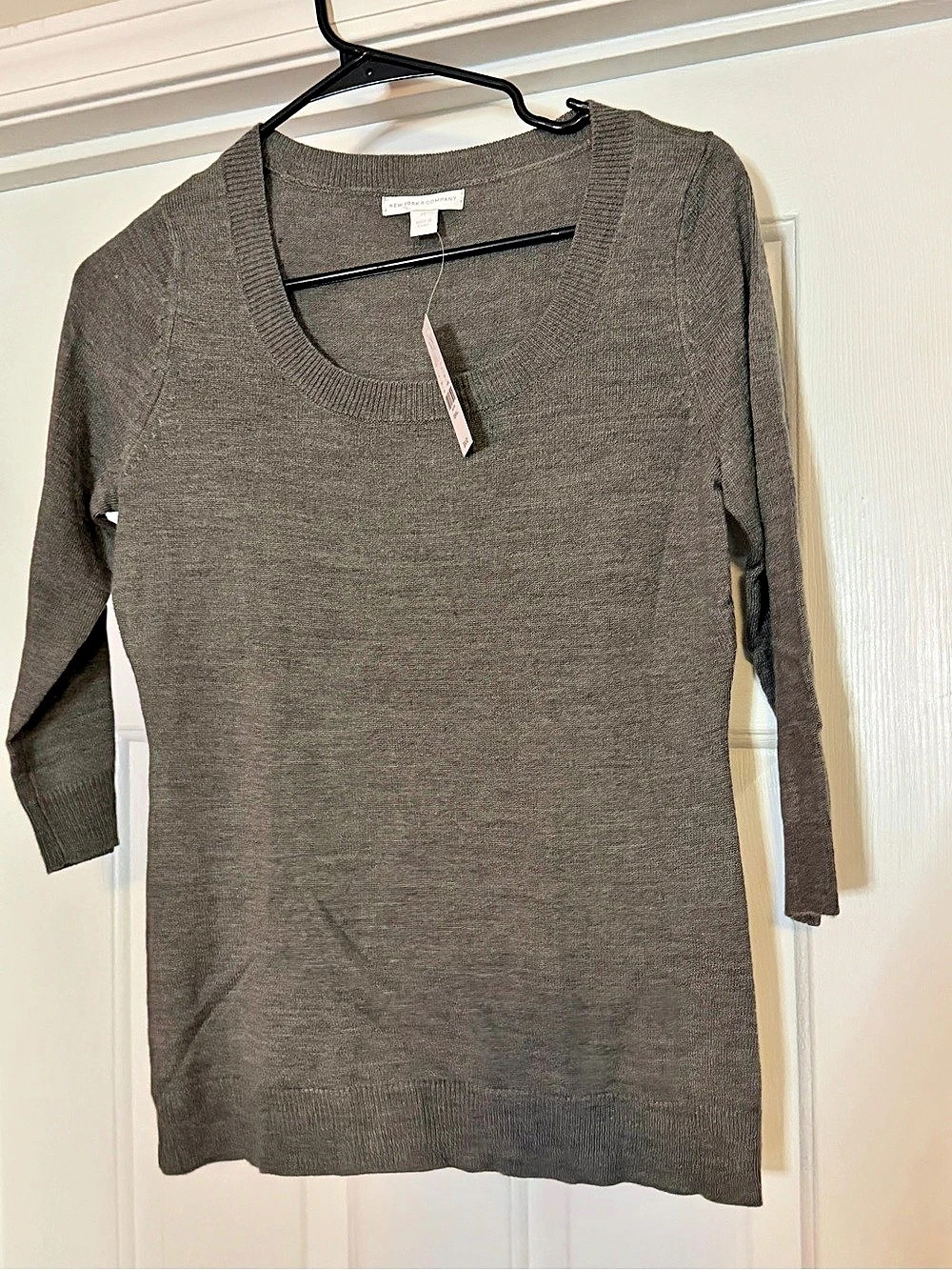 New York & Company Crew Neck Sweater in Gray XS NWT